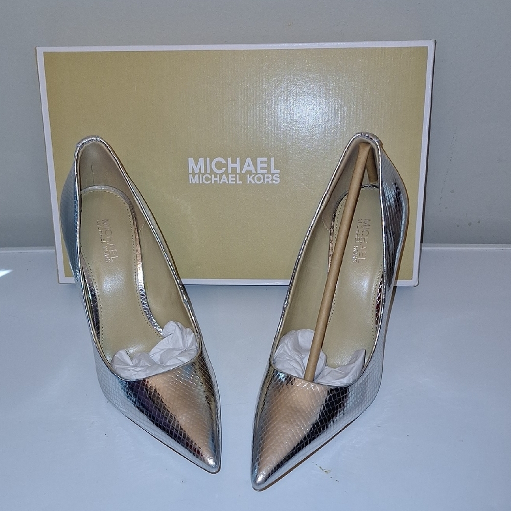 Michael Kors Shimmering Silver Heels - Picture 4 of 7
